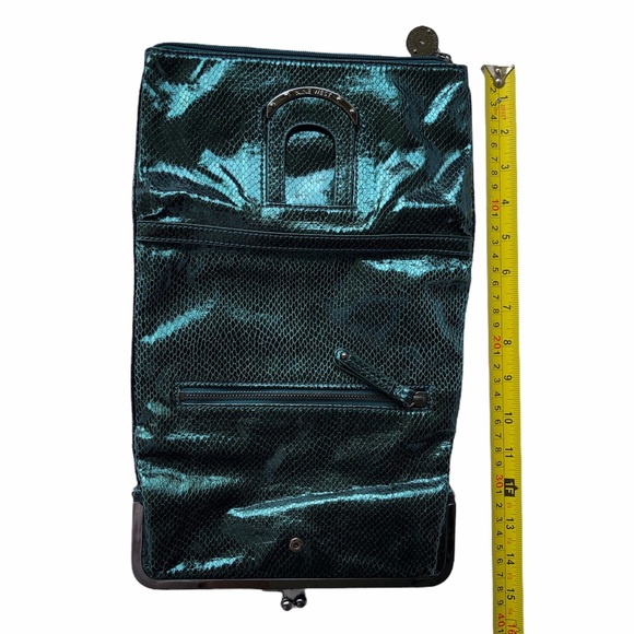 Nine West Reversible Black Green Clutch Snake Pattern On Both Sides Kiss Lock - Picture 8 of 15